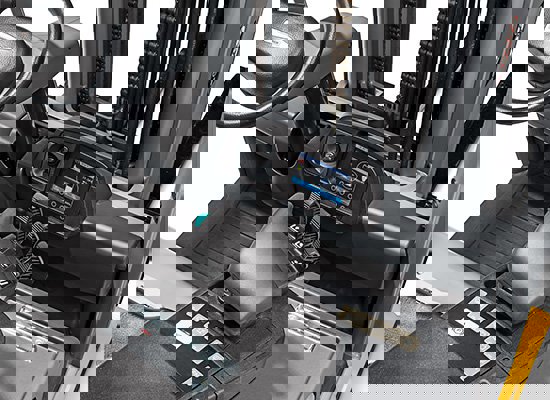 jungheinrich-efg213-220-ergonomia